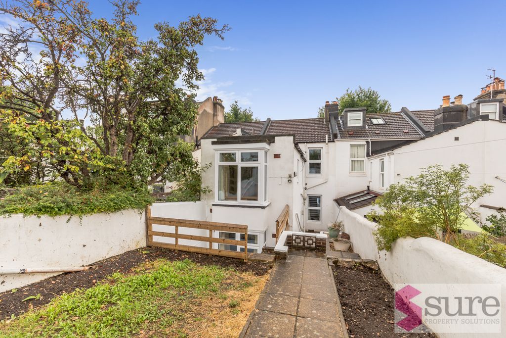 Property photo 3 of 18