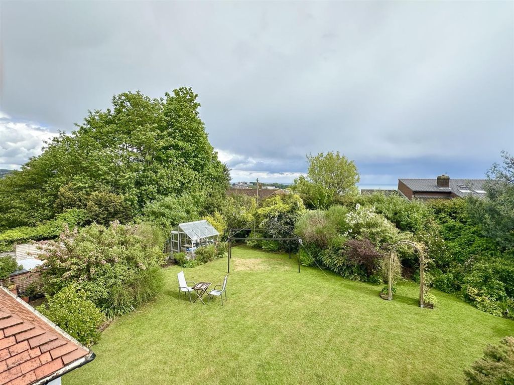 Property photo 3 of 28