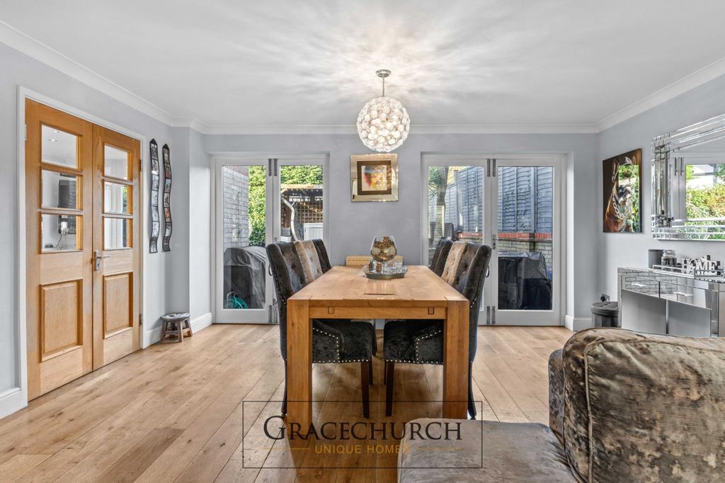 Property photo 3 of 24 Gallery
