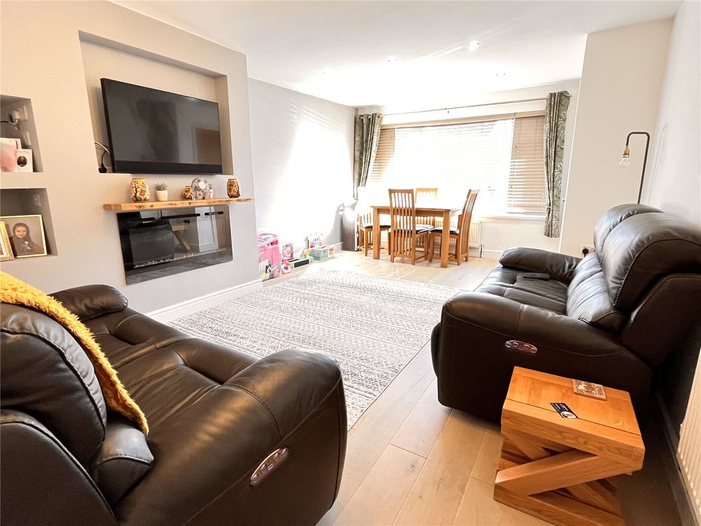 Property photo 3 of 18 Picture No. 04