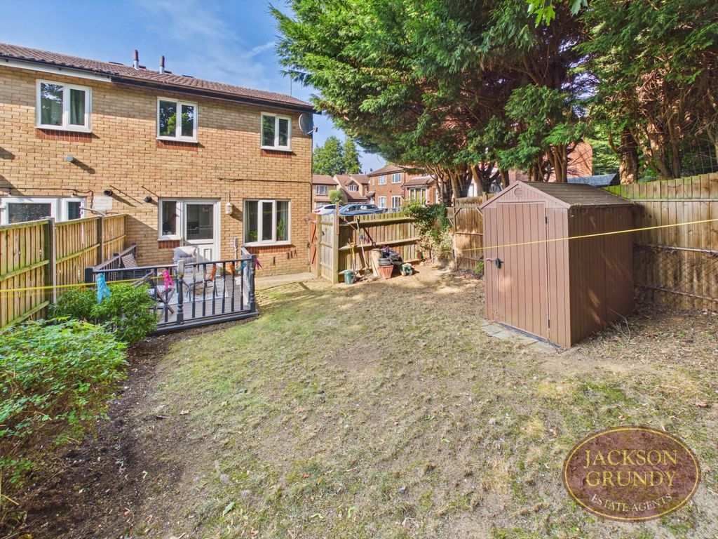 Property photo 2 of 17 Probyn Close