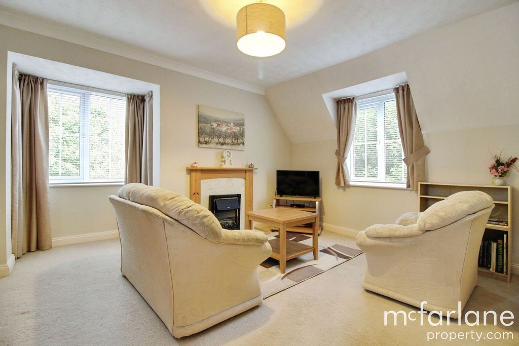 Property photo 2 of 8