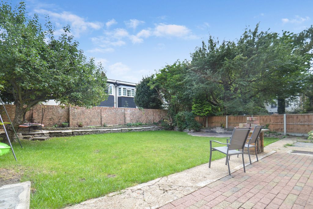 Property photo 2 of 15
