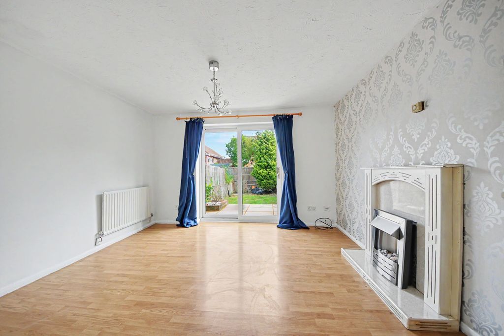 Property photo 3 of 11
