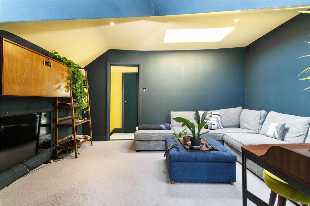 Property photo 2 of 12 Picture No. 13