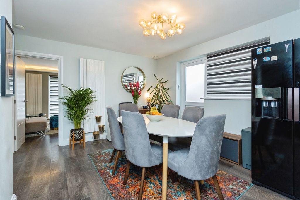 Property photo 3 of 12 Dining Room