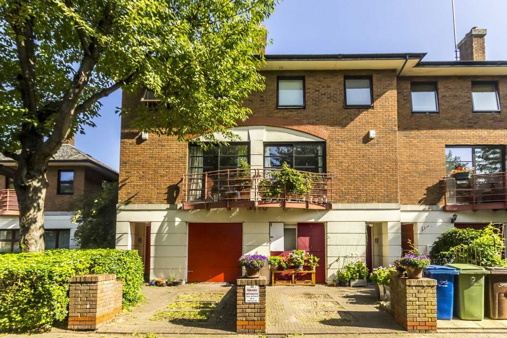 Property photo 1 of 1