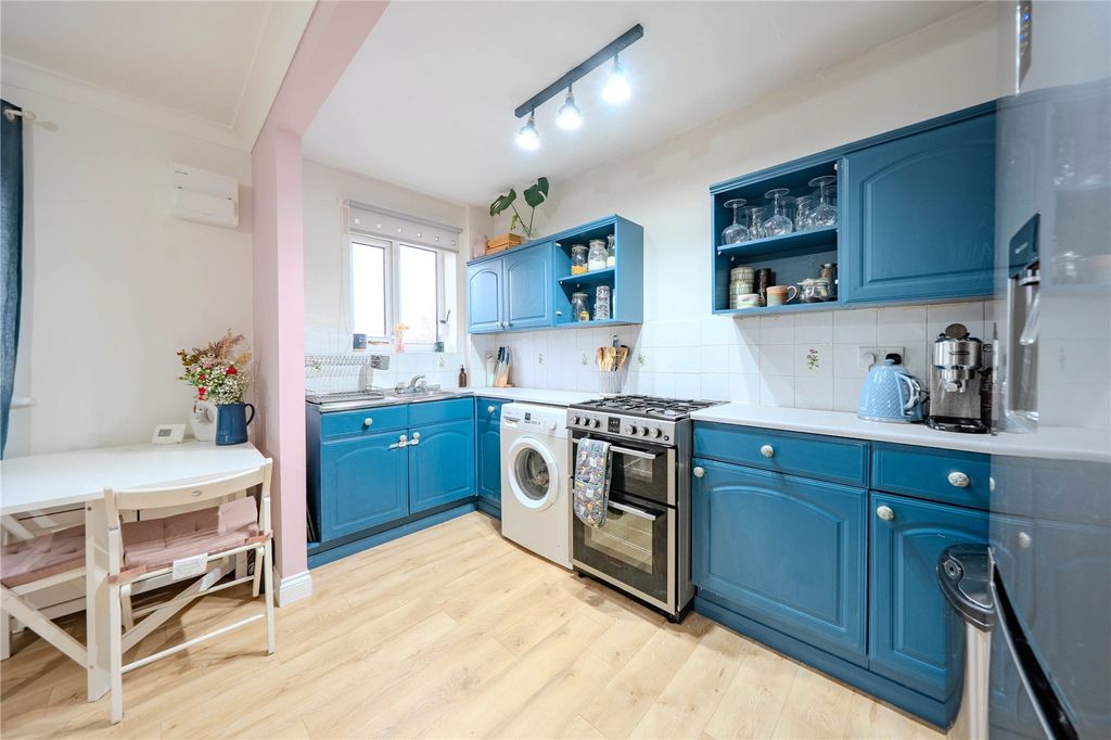 Property photo 3 of 7 Dining Kitchen