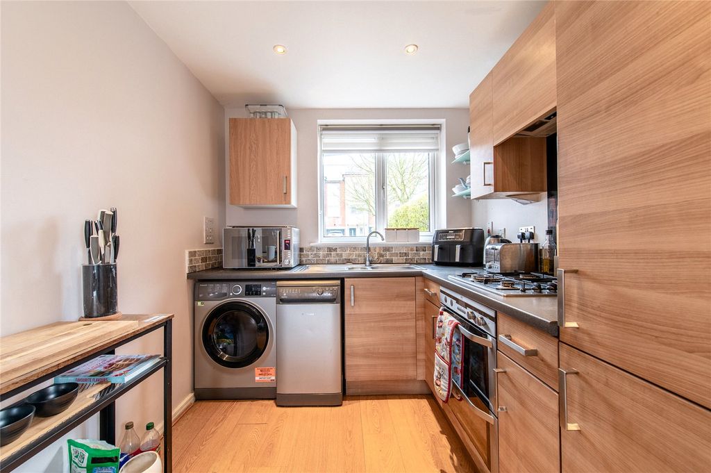 Property photo 3 of 19 Picture No. 21