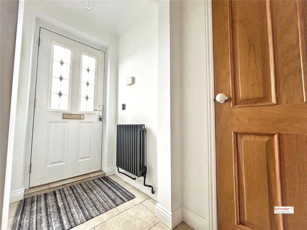 Property photo 3 of 37 Picture No. 14