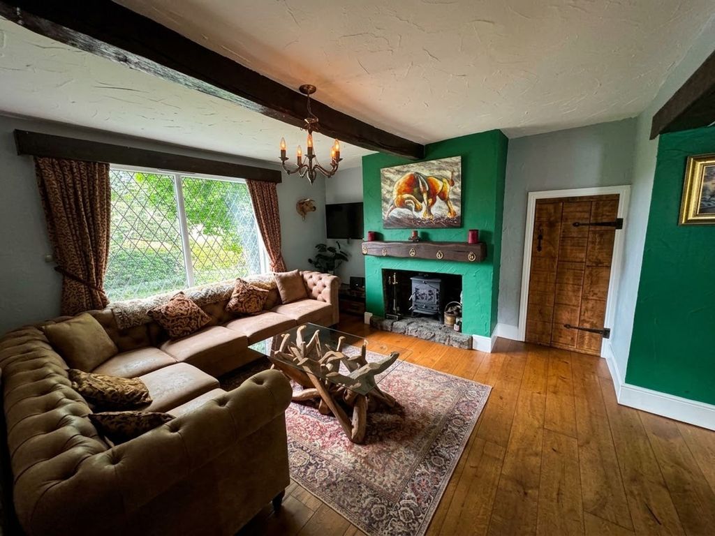 Property photo 2 of 18 Living Room