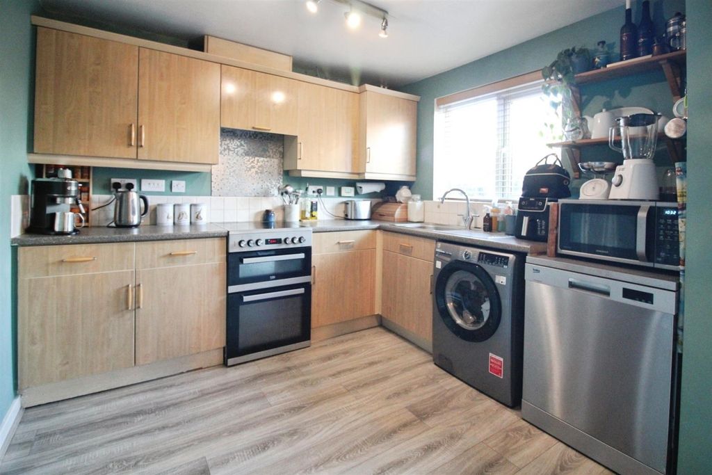 Property photo 2 of 11 Kitchen/Diner