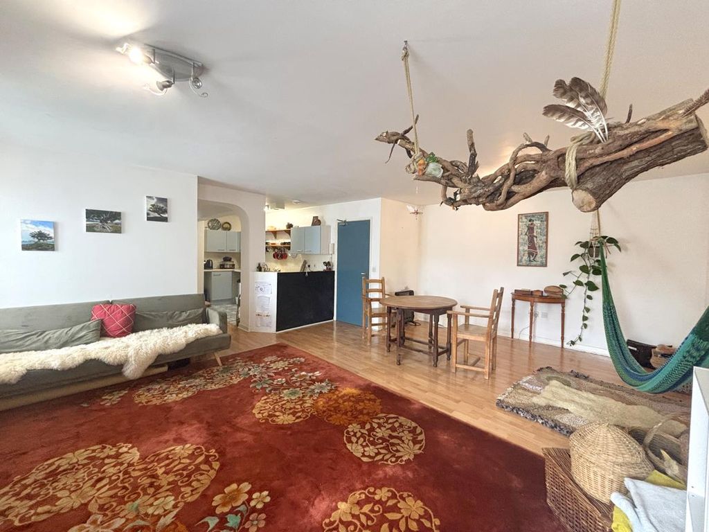 Property photo 1 of 13 Image00014.Jpg
