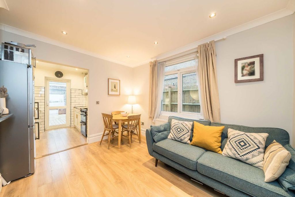 Property photo 2 of 9