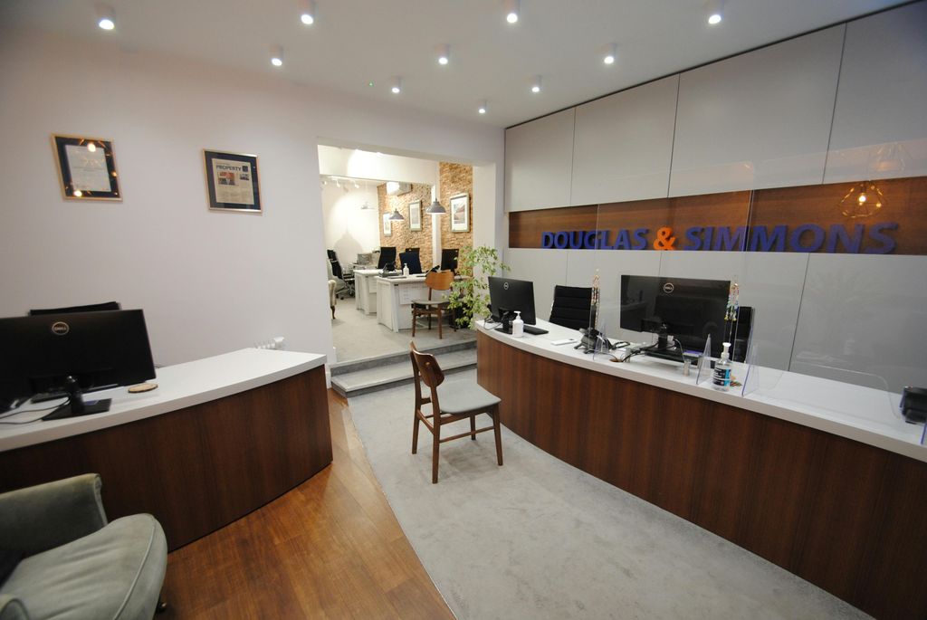 Property photo 3 of 10 26A Front Office2.Jpg