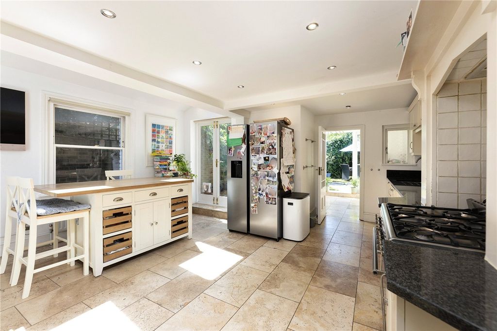 Property photo 2 of 10 Picture No. 28