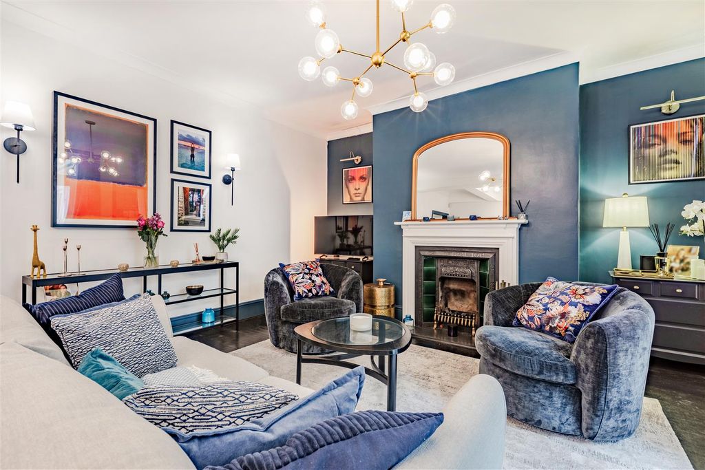 Property photo 3 of 14 Reception