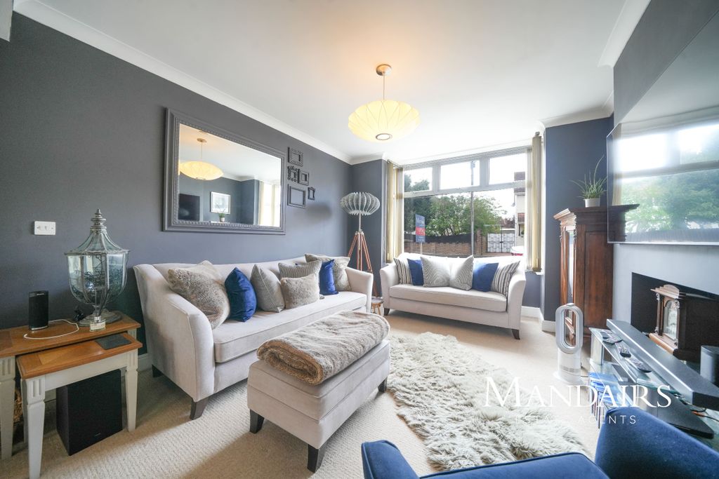 Property photo 1 of 32
