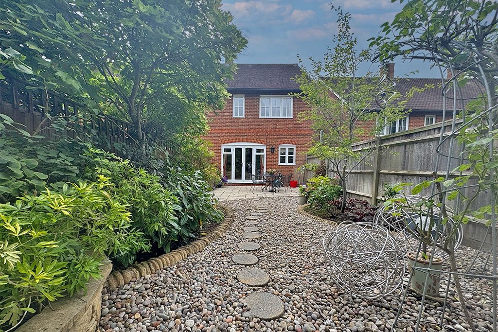Property photo 3 of 11 4385814