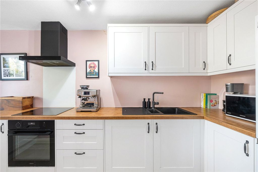 Property photo 2 of 32 Picture No. 06