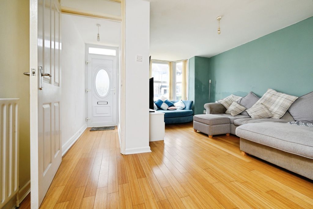 Property photo 2 of 20 Pbox-Img.Jpg