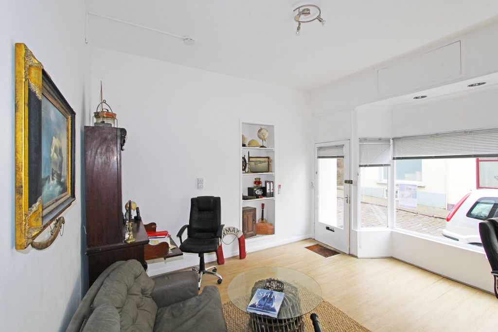 Property photo 3 of 6
