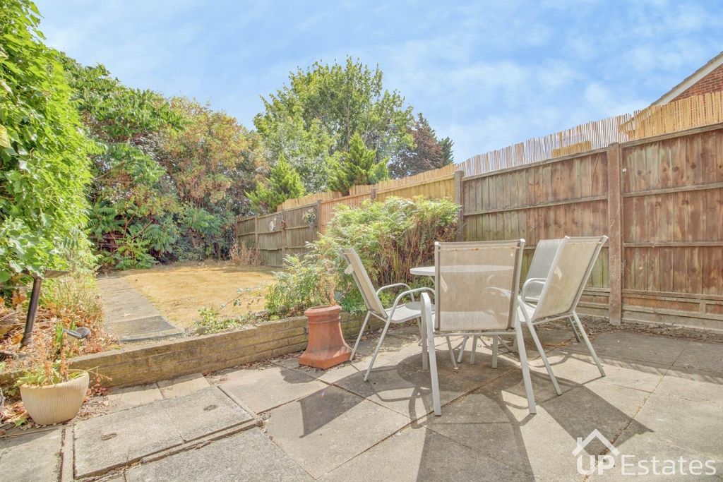 Property photo 2 of 20