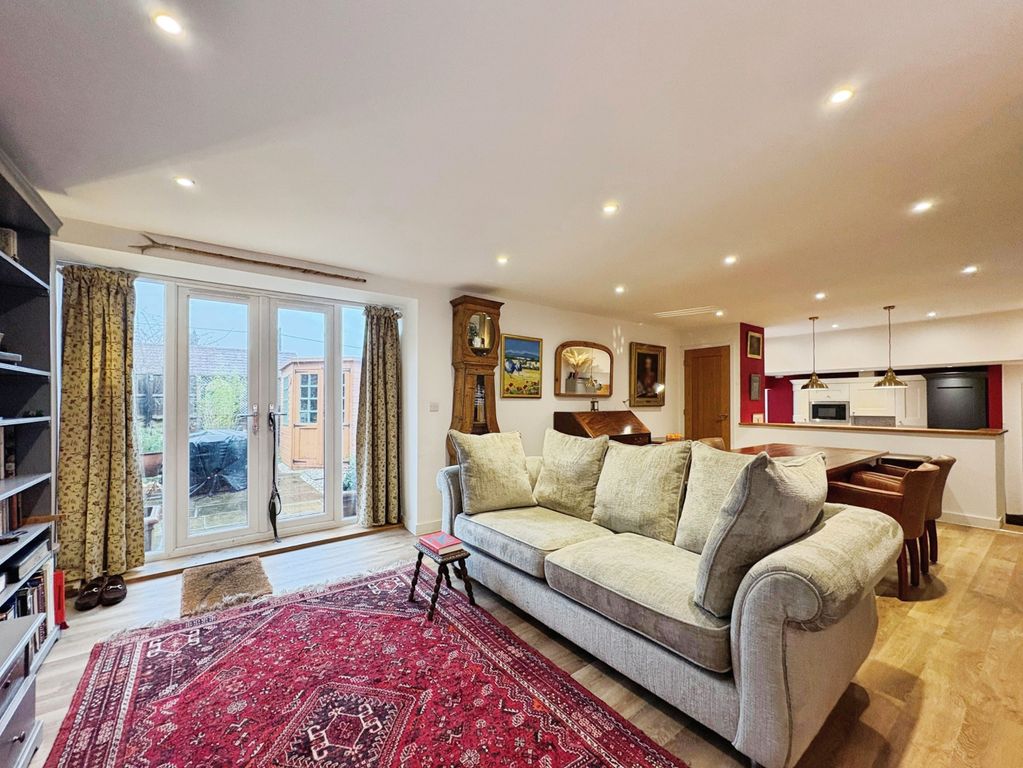 Property photo 3 of 32 1B9E09A9-9