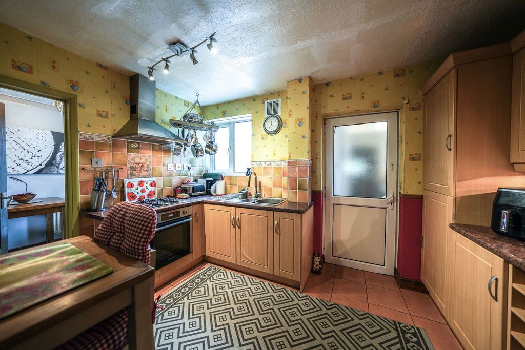 Property photo 3 of 16