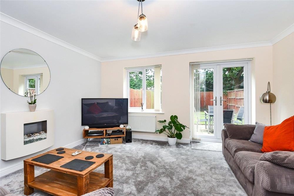 Property photo 2 of 10 Living Room