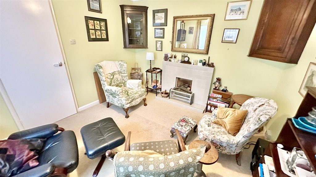 Property photo 3 of 19