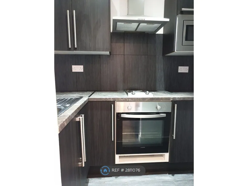 Apartment in Coventry, Green Lane, Canley Gardens - View 3