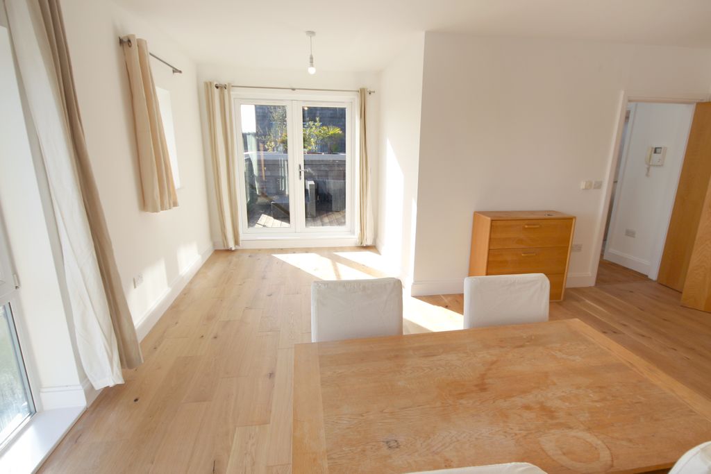 Property photo 3 of 24