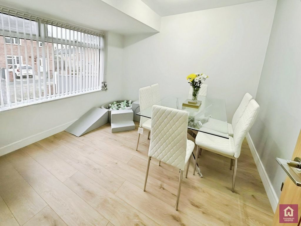 Property photo 3 of 14 Dining Room