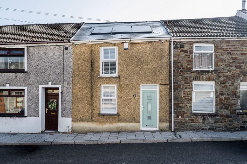 Property photo 1 of 40