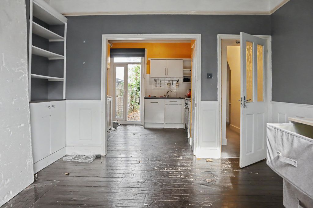 Property photo 2 of 20 89A And 89B Plough Road, Battersea, London Sw11 2Bj