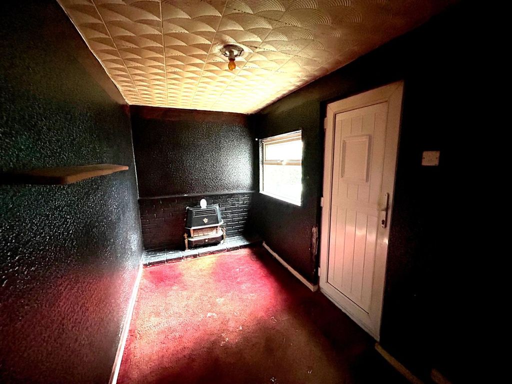 Property photo 3 of 7 Sitting Room.Jpg