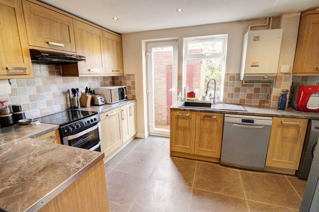 Property photo 3 of 17 Gallery