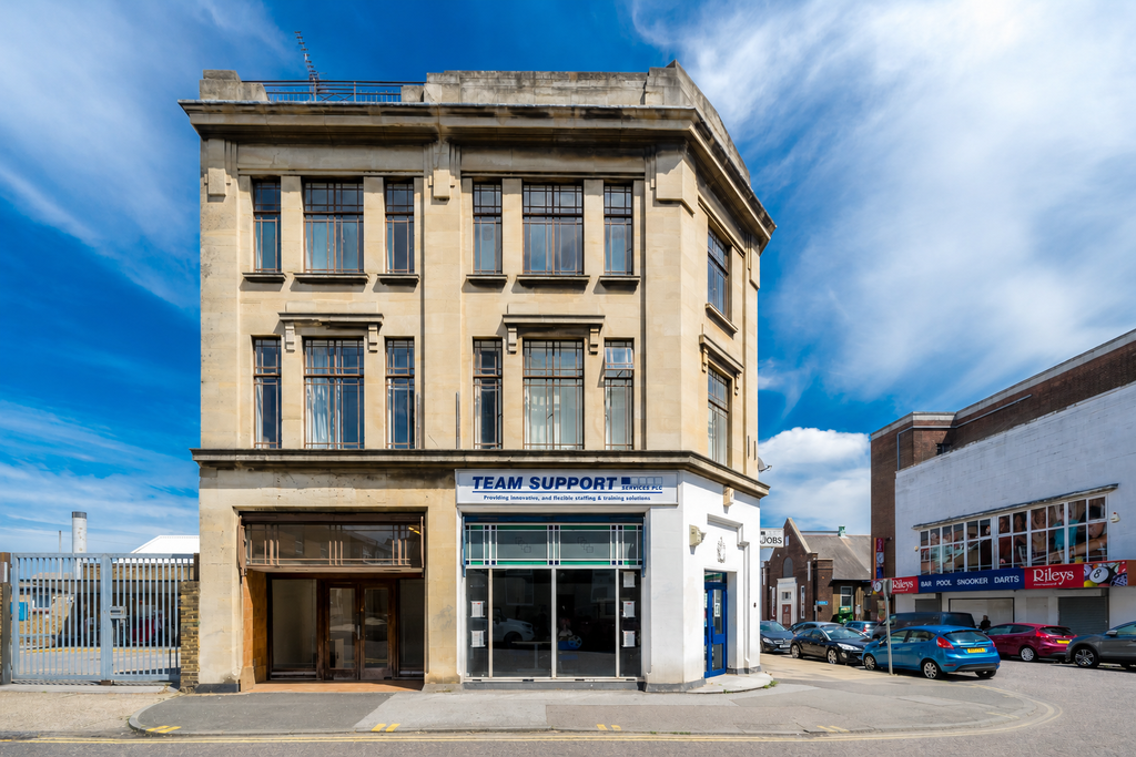 Property photo 1 of 9 c103Fd1A-1Dcb-420E-8E5E-B0d2c13Ff949