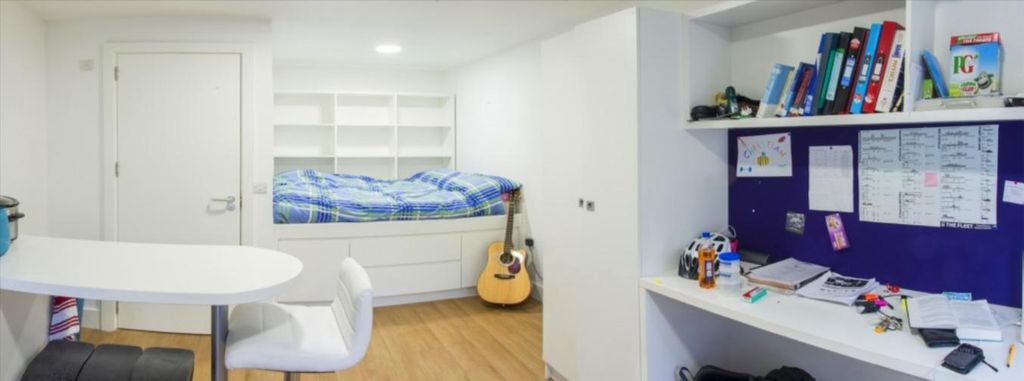 Property photo 3 of 6