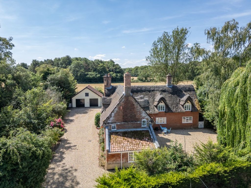 Property photo 2 of 32