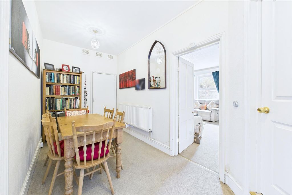 Property photo 3 of 24 Flat 1 - Dining Hall