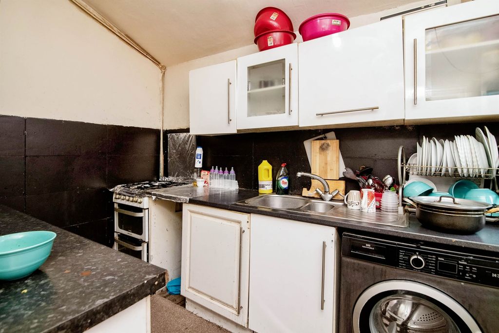 Property photo 2 of 13