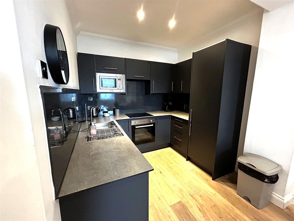 Property photo 3 of 7 Kitchen.Jpg