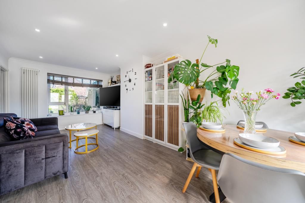 Property photo 2 of 20 Living Room