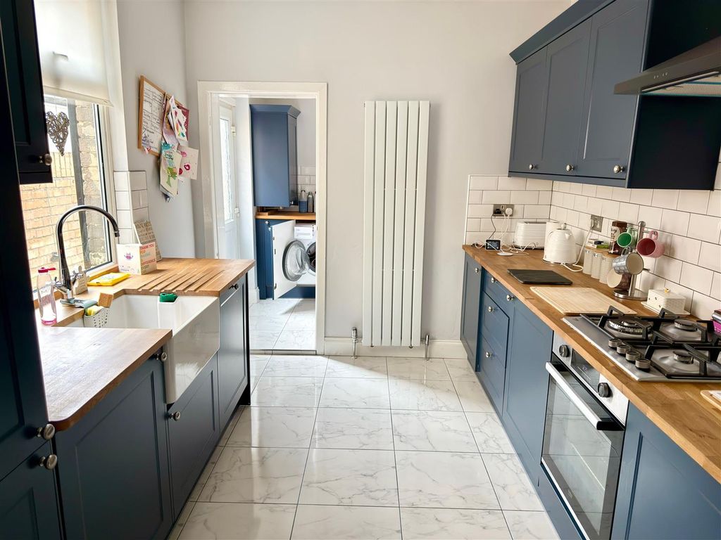 Property photo 3 of 14 Kitchen.Jpg