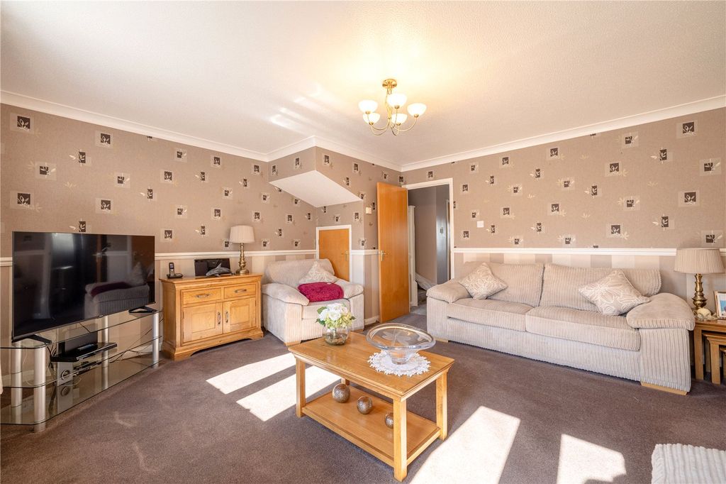 Property photo 3 of 20 Picture No. 38