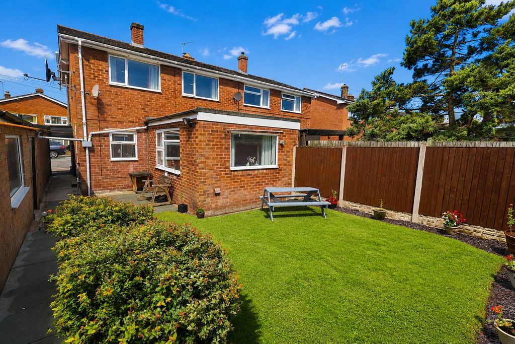 Property photo 2 of 14 Externally