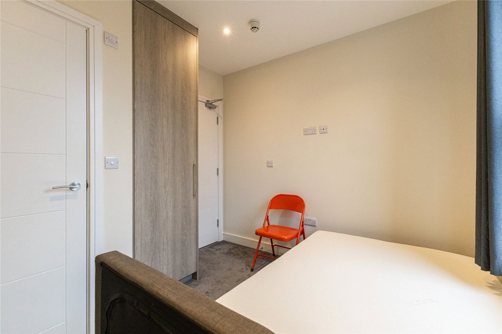 Property photo 3 of 8 Picture No. 17