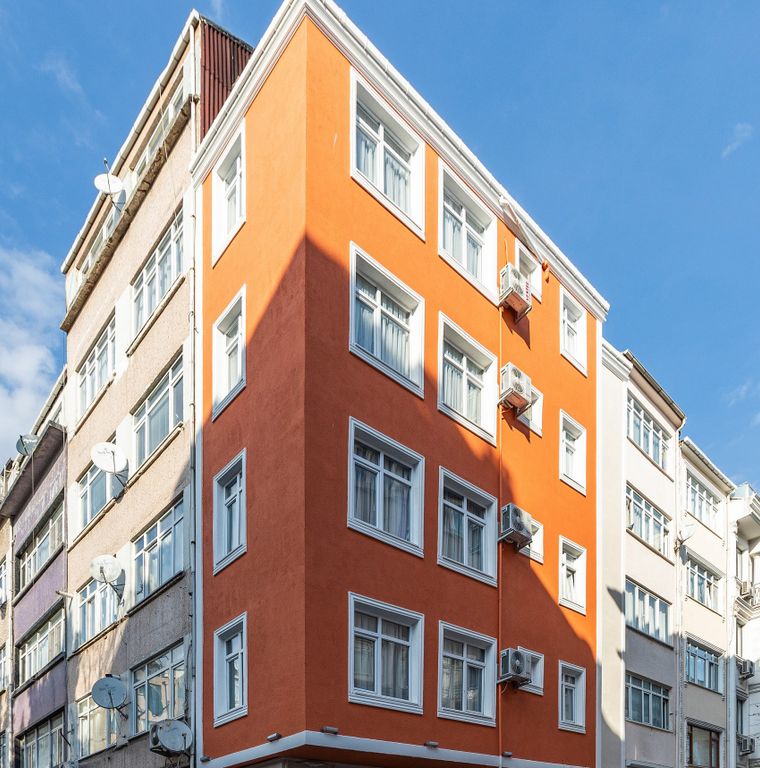 Property photo 2 of 15 Istanbul Investment Property For Sale In Fatih - Building With A Shop